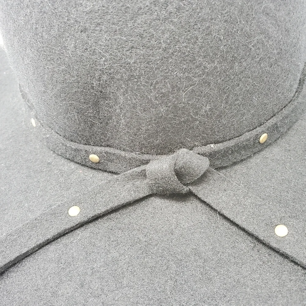 ECOTE URBAN OUTFITTERS 100% WOOL BLACK FLOPPY HAT BRASS STUDDED BAND WOMEN OS